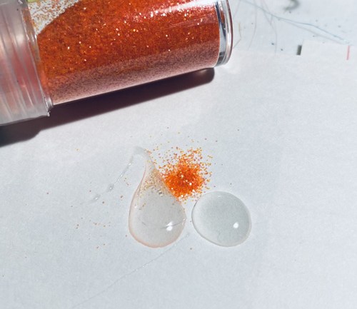 saltwater flies - the evolution shrimp is a fly made for bonefish and permit that uses a shrimp head and epoxy body mimcking the M.O.E (Mother of all epoxy) fly. Esay to tie and swims great. One of the best saltwater patterns for bonefish, permit, redfish and snook.