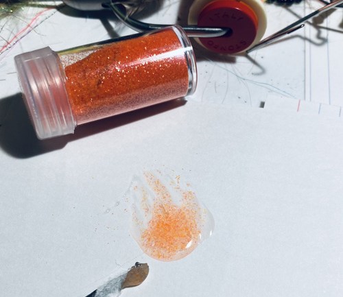 saltwater flies - the evolution shrimp is a fly made for bonefish and permit that uses a shrimp head and epoxy body mimcking the M.O.E (Mother of all epoxy) fly. Esay to tie and swims great. One of the best saltwater patterns for bonefish, permit, redfish and snook.