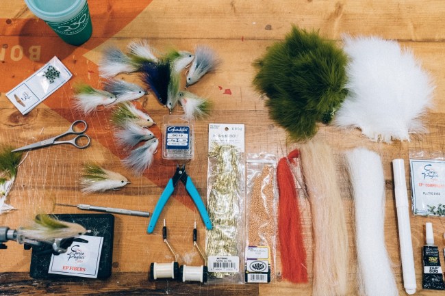 saltwater fly fishing - fly tying