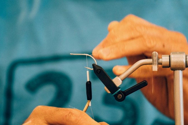 saltwater fly fishing - fly tying