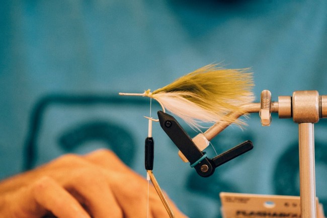 saltwater fly fishing - fly tying