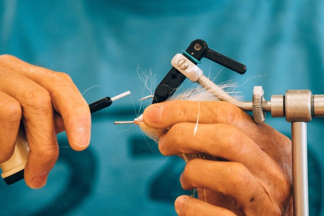 saltwater fly fishing - fly tying