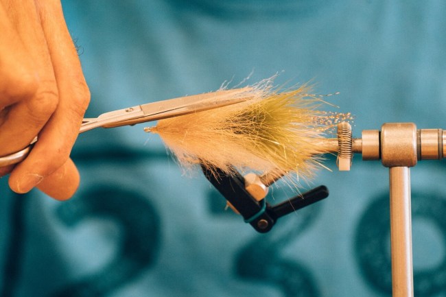 saltwater fly fishing - fly tying