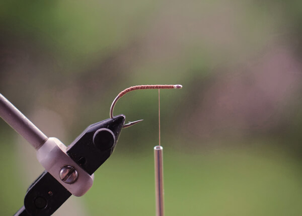 fly tying in tail fly fishing magazine - the voice of saltwater fly fishing - fly tying for saltwater flies